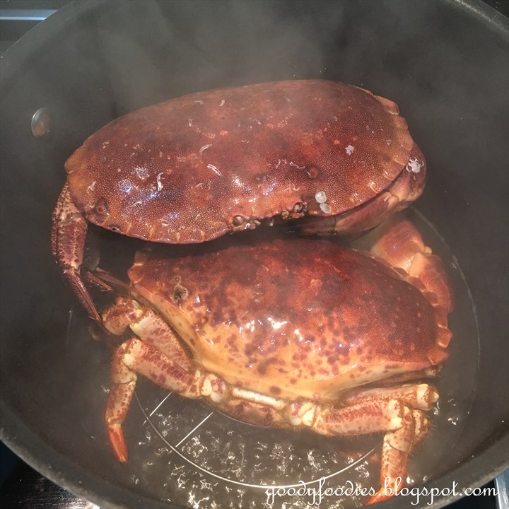 GoodyFoodies Recipe Steamed Dungeness Crab with Chilli Lime Dip