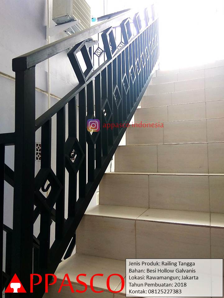 Railing Tangga Minimalis Hitam Besi Hollow di Rawamangun