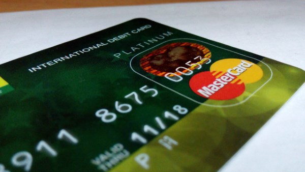 5 Perbedaan Kartu Kredit dan Kartu Debit ATM yang Harus Diketahui