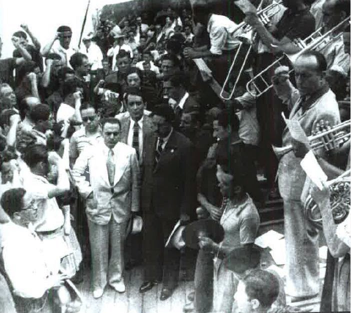 La revista 'Debats' del mes de marzo dedicada al 75 aniversario del