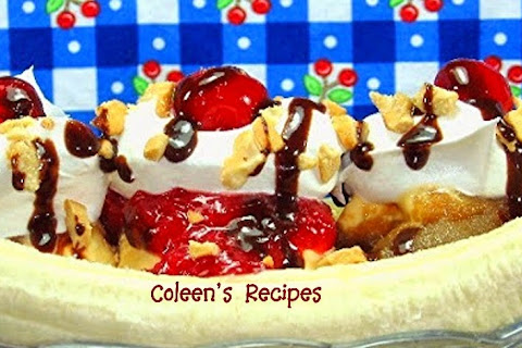 OLD FASHIONED BANANA SPLITS