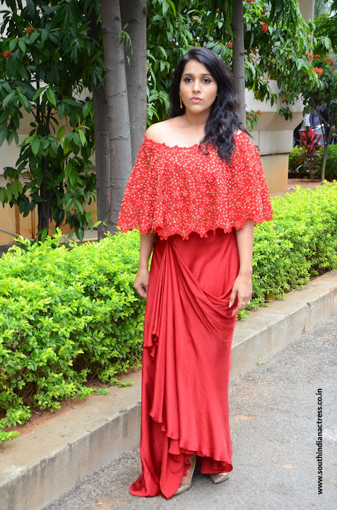 Rashmi Gautam at Next Nuvve Movie Trailer Launch