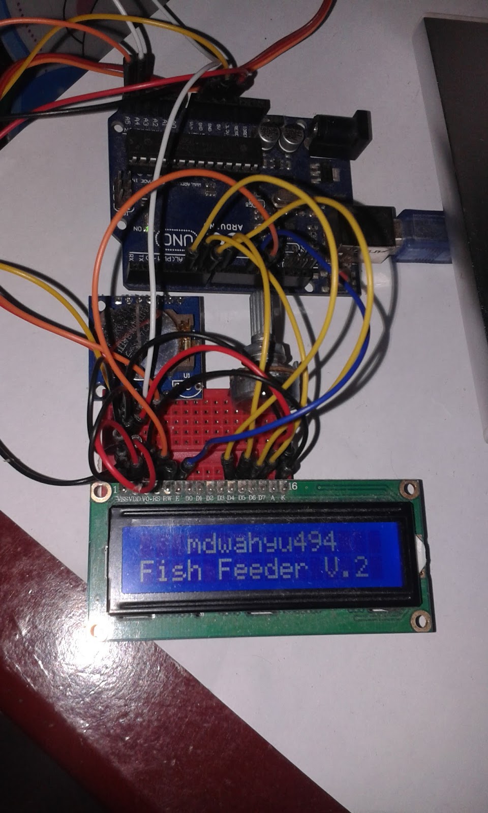 Pemberi Makan Ikan Otomatis Berbasiskan Arduino Fish Feeder V2.0 LOADEH