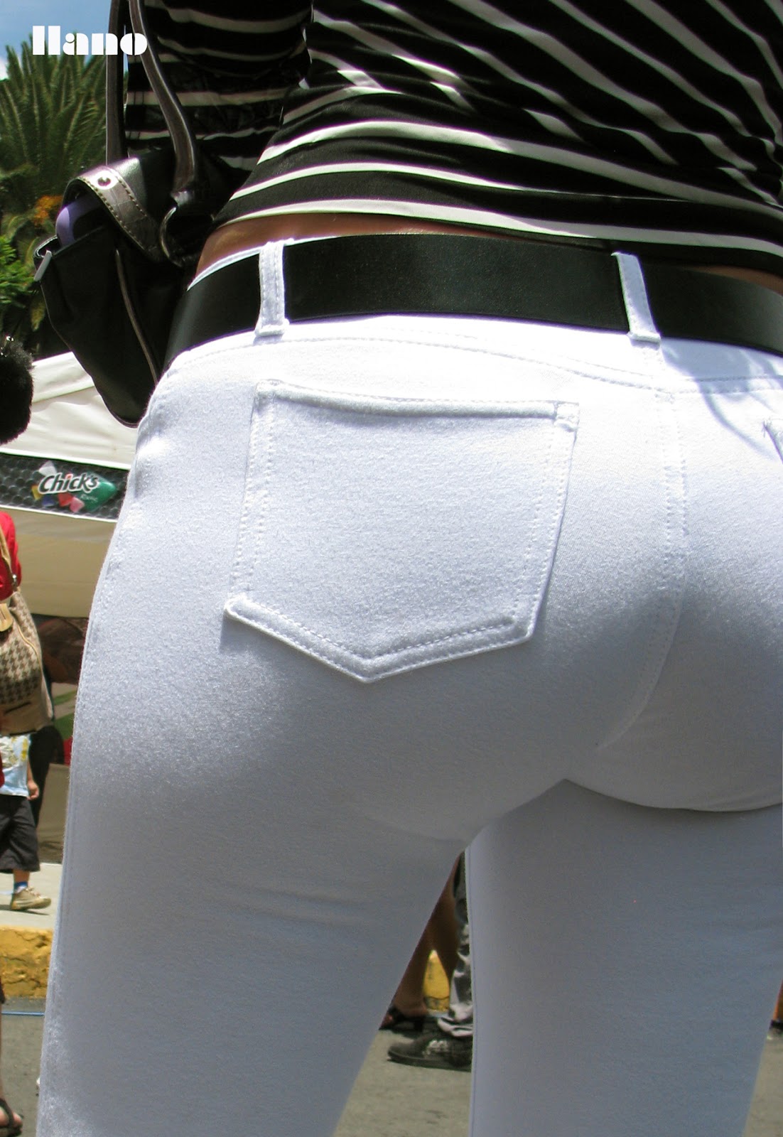 Perfect Round Ass In White Pants Divine Butts Candi