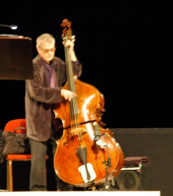 E' morto Charlie Haden. Rendiamo onore ad una figura-chiave del Jazz (foto di Enrico Mercatali)