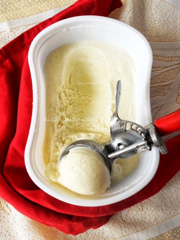 The Ice Cream Maker That Churns Fresh Ice Cream In a Wink by