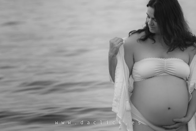 fotografias de embarazo en exterior, naturaleza playa