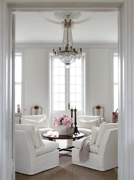 Eye For Design: Decorating With Sofaless Seating Arrangements