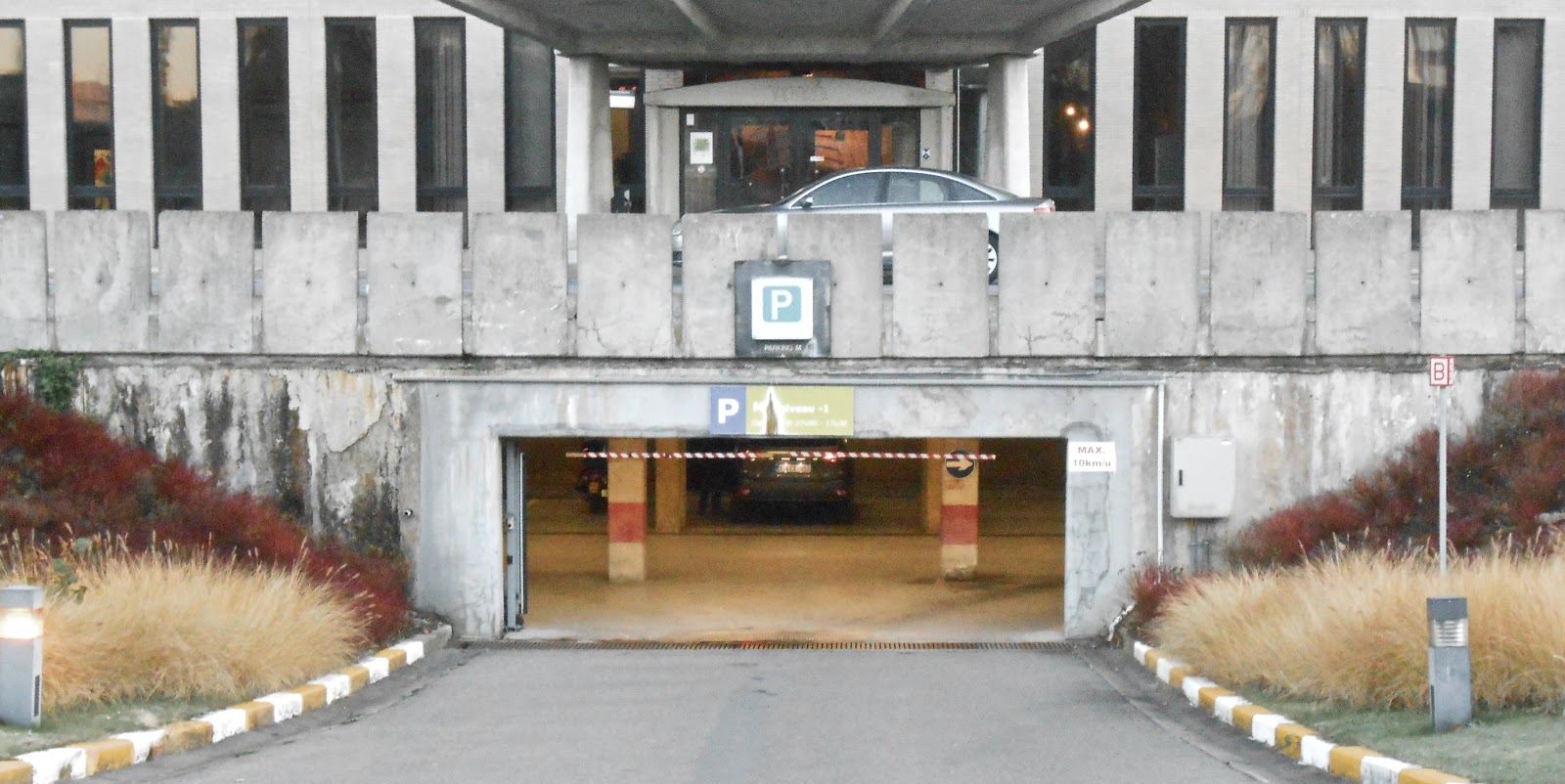 THE VUB CAMPUS: Parking and Locking
