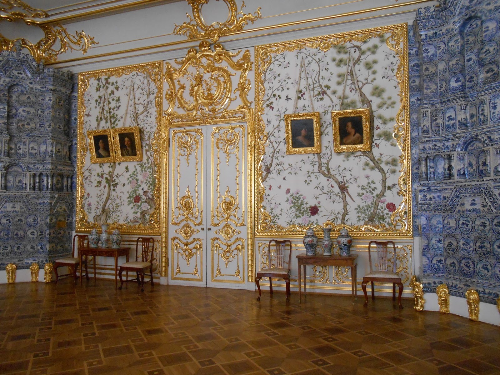 дворец петра и екатерины. спальня екатерины 2 в екатерининском дворце. китайская гостиная в екатерининском дворце. ворота екатерининского дворца в царском селе. портретный зал екатерининского дворца.