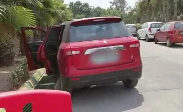 News, National, India, New Delhi, Hospital, COVID-19, Trending, Health, Health and Fitness, Treatment, Death, Help, Woman Dies In Car Outside Noida Hospital, Gasping, Unable To Find Bed