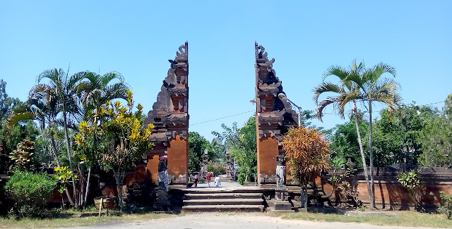 Taman Pura Lingsar Lombok Taman Pura Lingsar Lombok