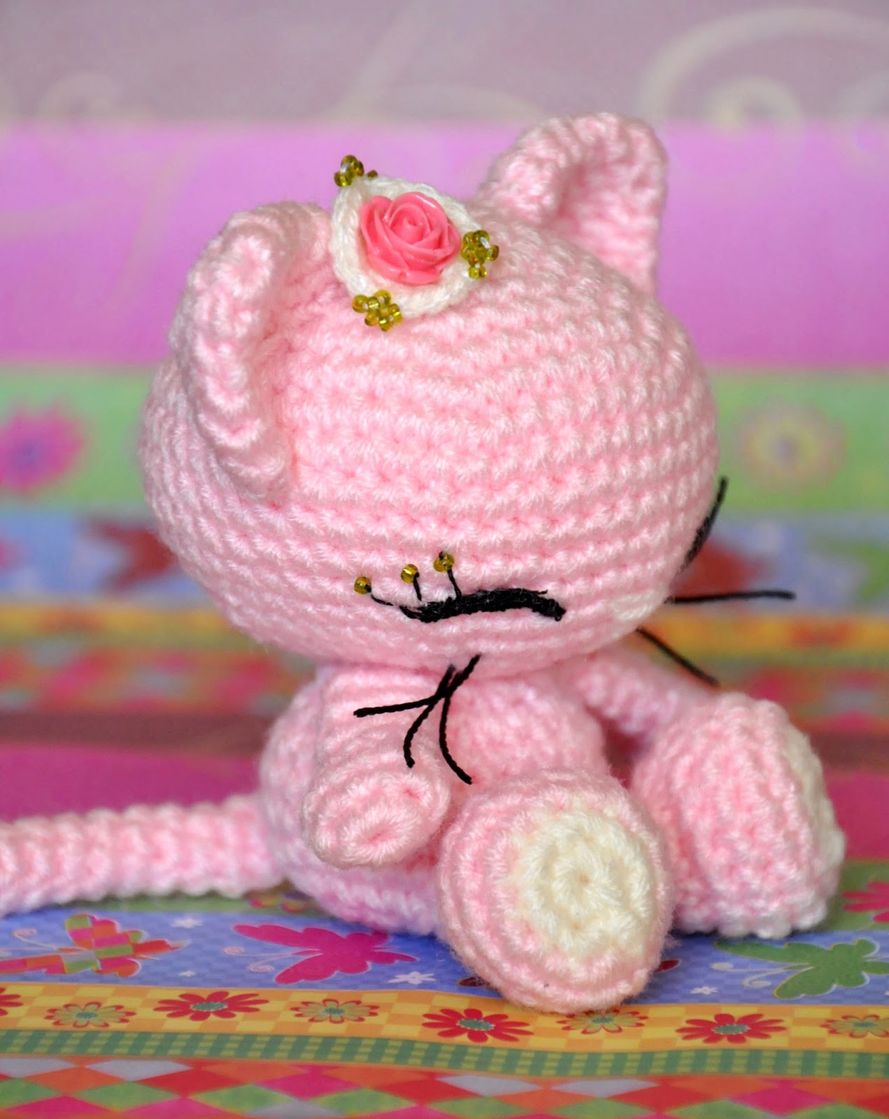 Розовая пантера крючком. Розовая пантера вязаная. Розовые игрушки амигуруми. Розовая пантера вязаная крючком. Розовая игрушка крючком.