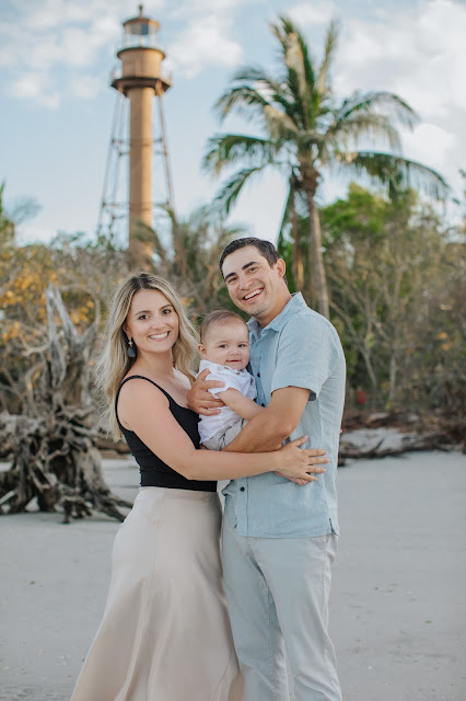 Sanibel Family Photograph with Lighthouse