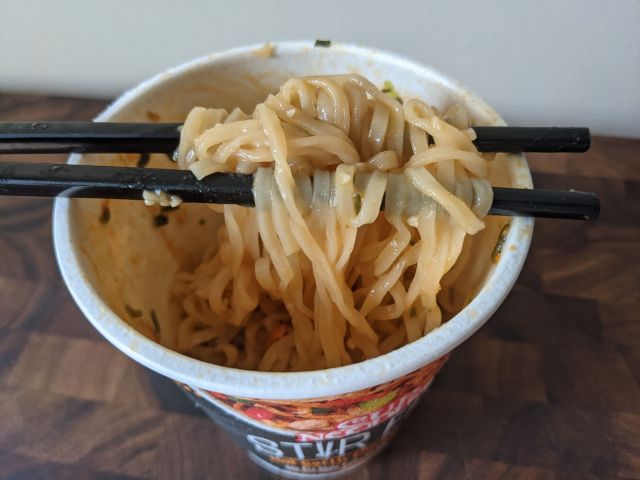 Review: Nissin - Hot Garlic Chicken Cup Noodles Stir-Fry | Brand Eating