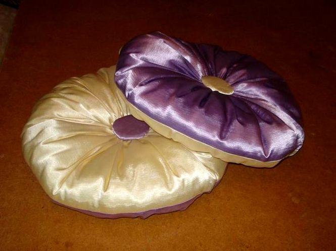  How to sew a round pillow for the couch?