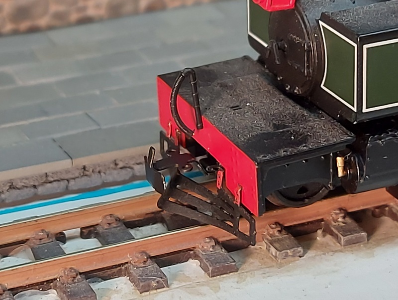 Michael's Model Railways uncoupling with standard 009 couplings