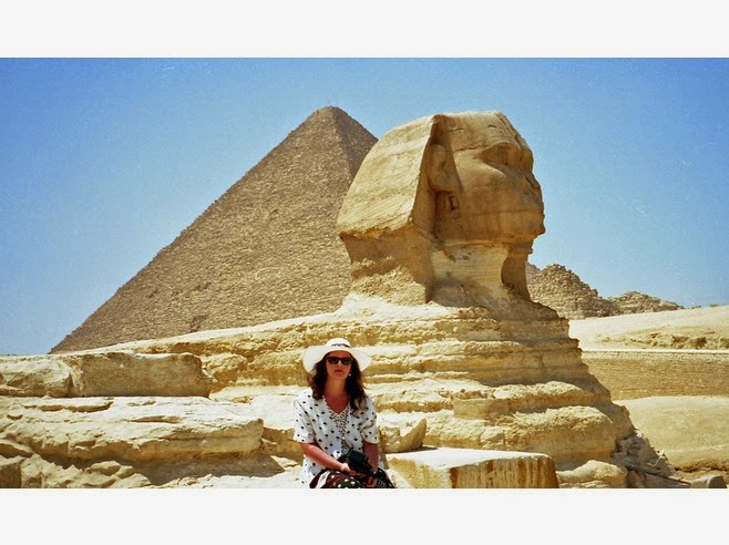 Египет в мае отзывы. Пирамиды Гизы туристы. Пирамида Гиза селфи. Египет пирамиды селфи. Египет вид на пирамиды селфи.