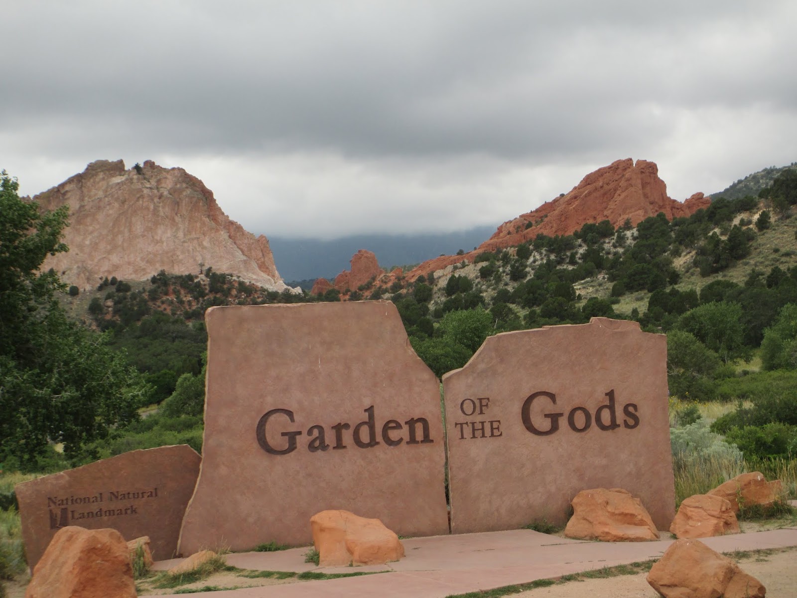 Ten Wheels Turnin': Big Rocks, Big RED Rocks