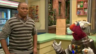 Chris, Telly, Sesame Street Episode 4406 Help O Bots, Help-O-Bots season 44