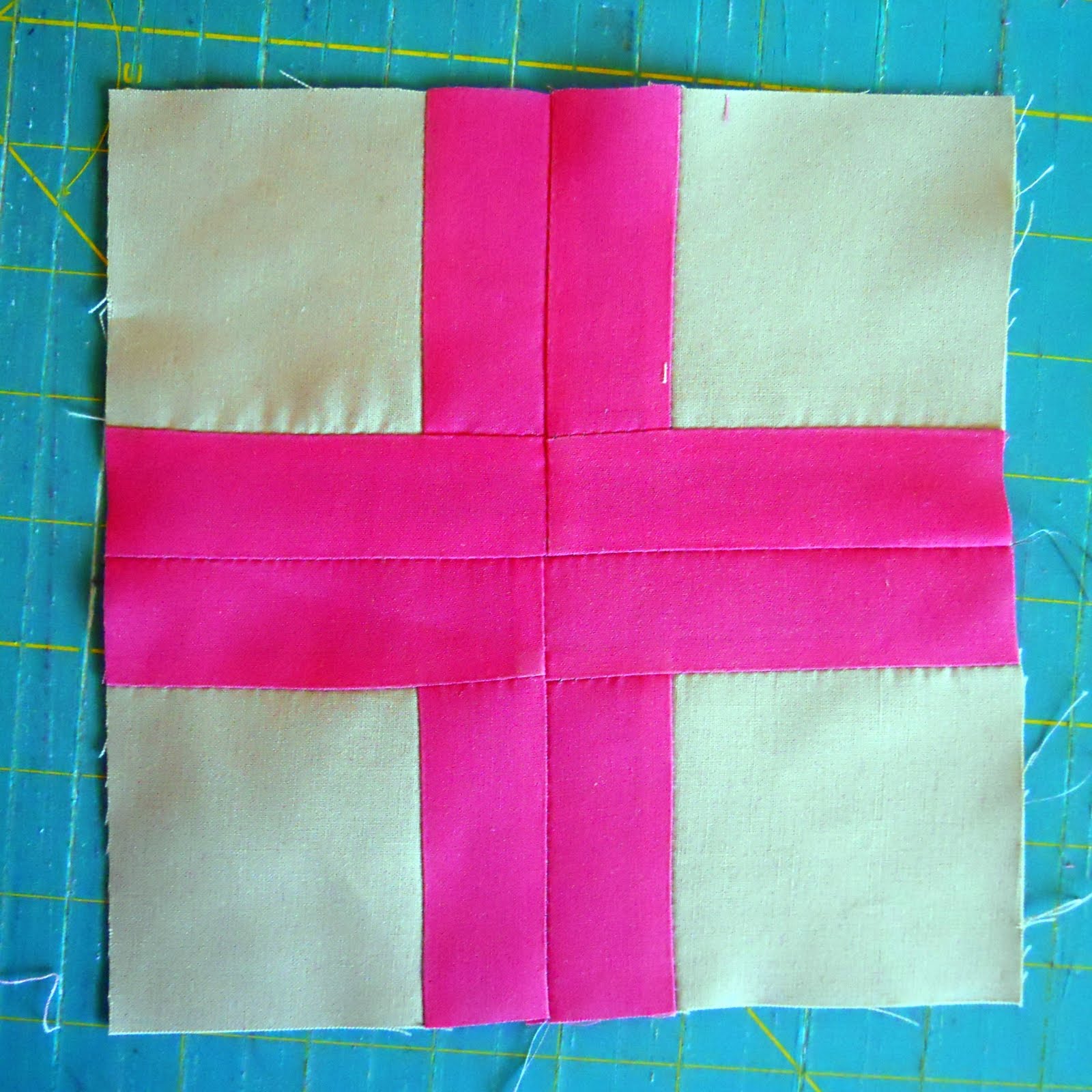 ellyn's place Cross quilt block tutorial