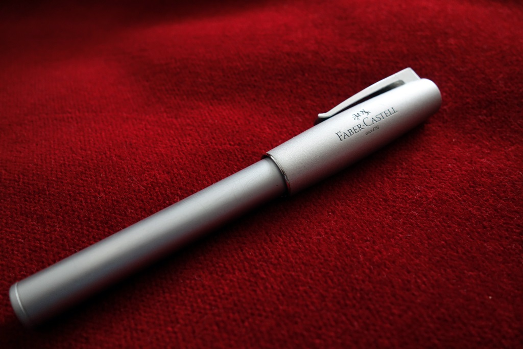 Paper and Digital: Faber Castell Loom fountain pen review