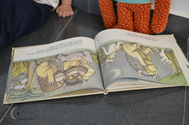 Página del interior del libro. Monstruos