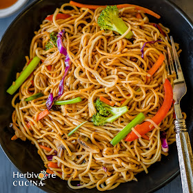Herbivore Cucina: Instant Pot Vegetable Chow Mein