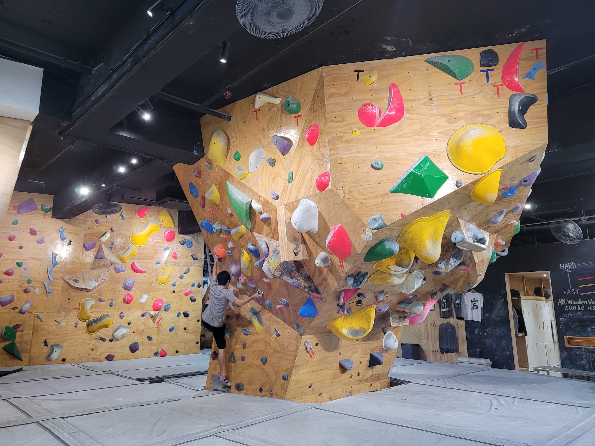 攀登基地 BaseClimb Hong Kong Bouldering Gyms