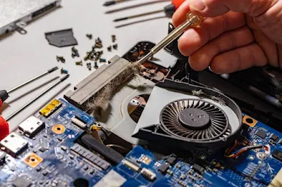 Membersihkan Sistem Fan Laptop Membersihkan Sistem Fan Laptop