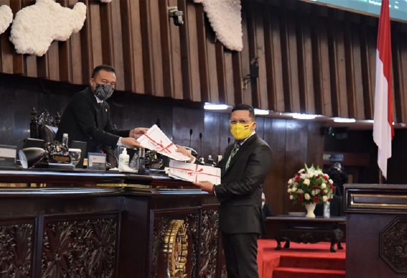 DPR Setujui RUU Perppu Pilkada Serentak Jadi UU DPR Setujui RUU Perppu Pilkada Serentak Jadi UU