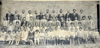 Dezessete famílias das 20 que chegaram a Katsura em 09/11/1913. Década de 1940-1950. Dezessete famílias das 20 que chegaram a Katsura em 09/11/1913. Década de 1940-1950.