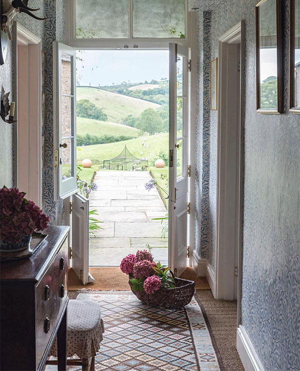 Décor | At Home With: Louise Townsend, English Countryside
