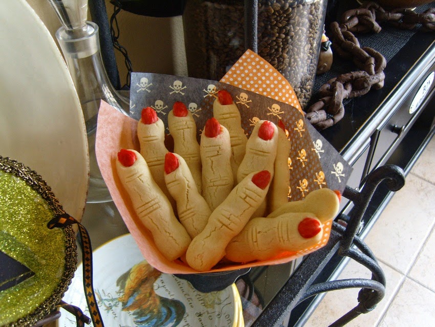 makanan ringan yang lezat menyeramkan dengan tema halloween