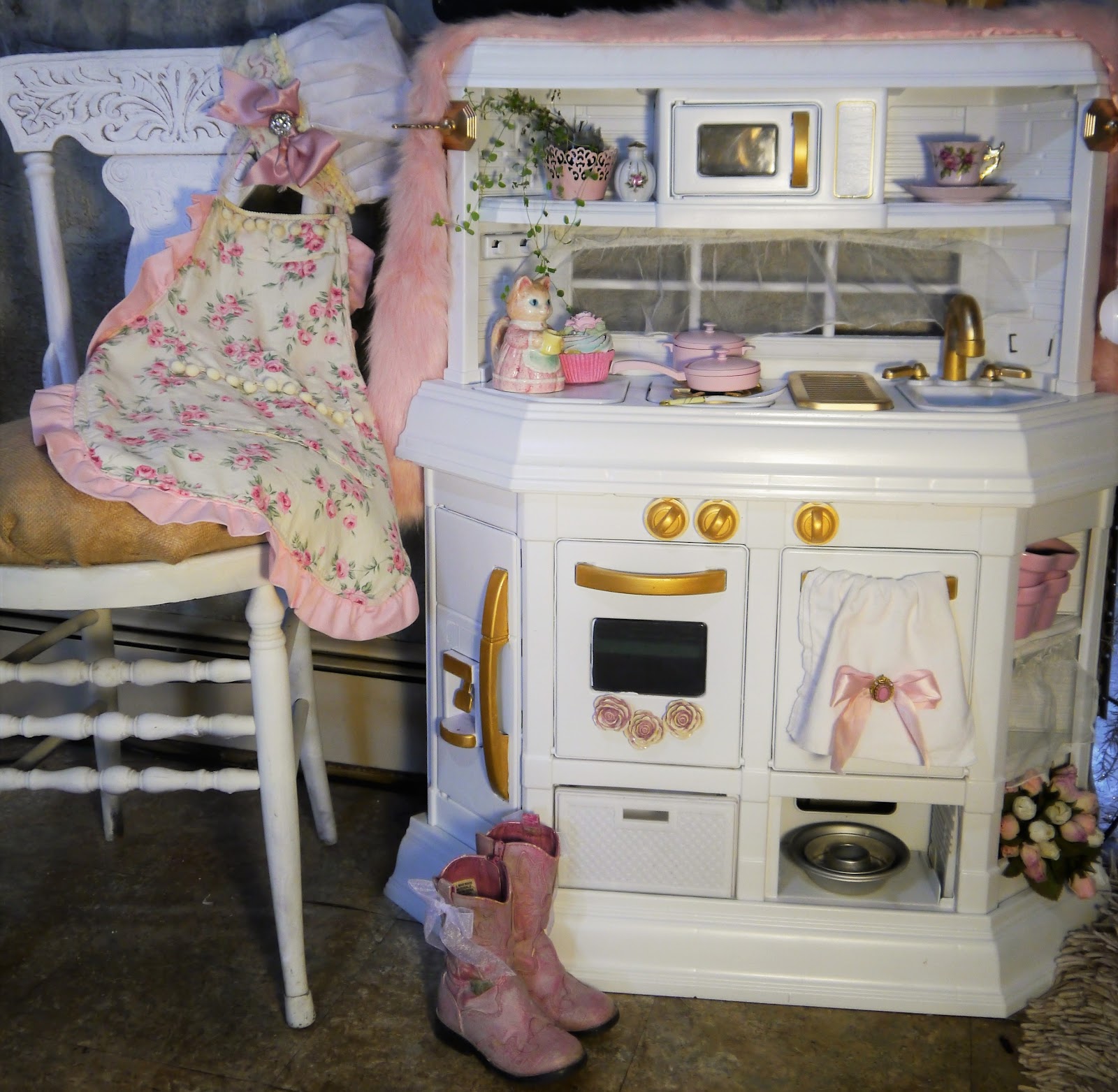 Suzy Homefaker Kids Play Kitchen Redo Makeover