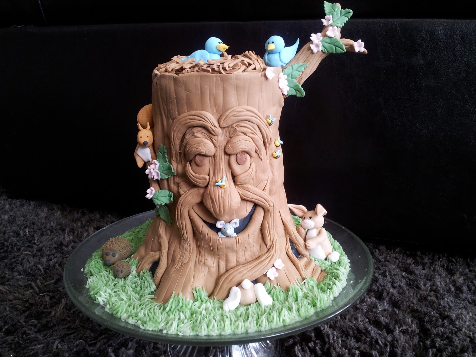 Kiddles &amp;#39;N Bits: Tree Stump Cake