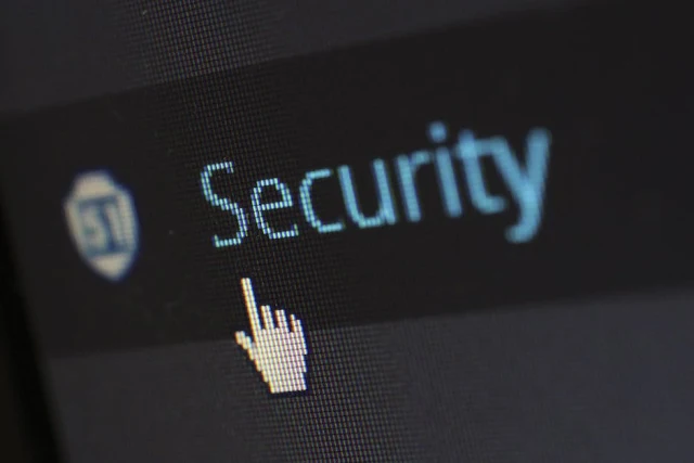 طريقك الصحيح لتنفيذ الهاكرز ولتكون سيكيورتي في شركة امنية eset smart security