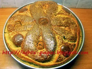 Χριστόψωμο με σταφίδες και σουσάμι - από «Τα φαγητά της γιαγιάς»