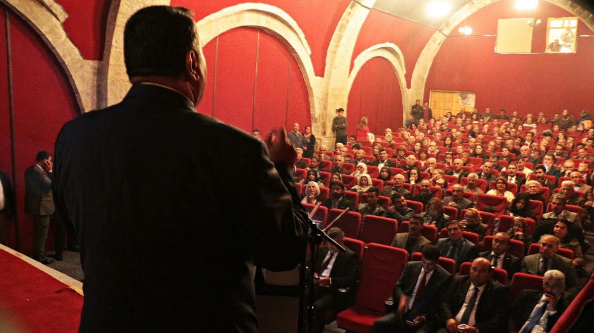 ÇAMARDI EKSPRES Ulukışla da Han Duvarları Şiirinin Galası yapıldı ÇAMARDI EKSPRES Ulukışla da Han Duvarları Şiirinin Galası yapıldı