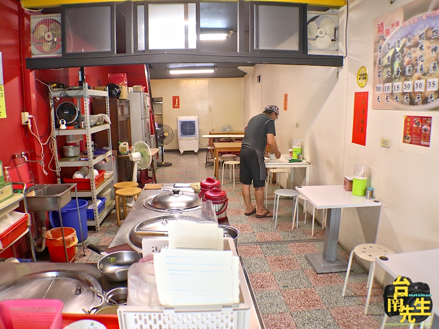 台南米糕/連王建民都愛吃/70多年老店傳統古早味/在地人從小吃到大/老饕最愛道地台南味/每週六早上限量販售隱藏版油飯