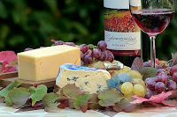 Wine and Cheese by Oldiefan via Pixabay