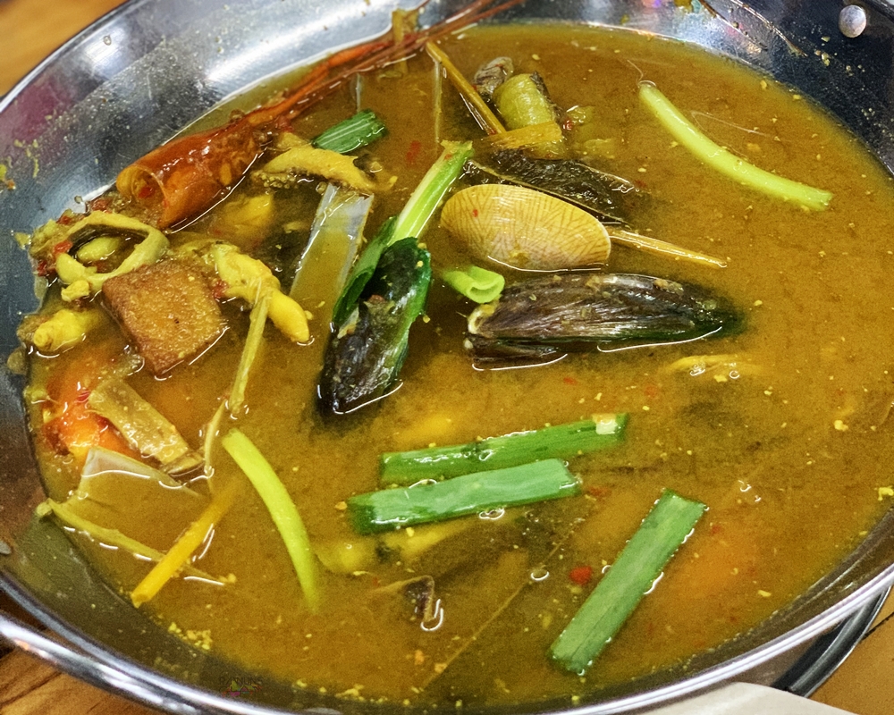 Restoran Sisik Ikan Bakar, restoran seafood di Klang, makan seafood murah di Klang, Seafood segar di Klang, Rawlins Eats, makanan laut segar, Restoran Warisan Tok Sisik, seafood murah di Klang, 