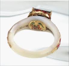 Tudor Faces: The Chequers Locket Ring: A Mother and Daughter Reunited?