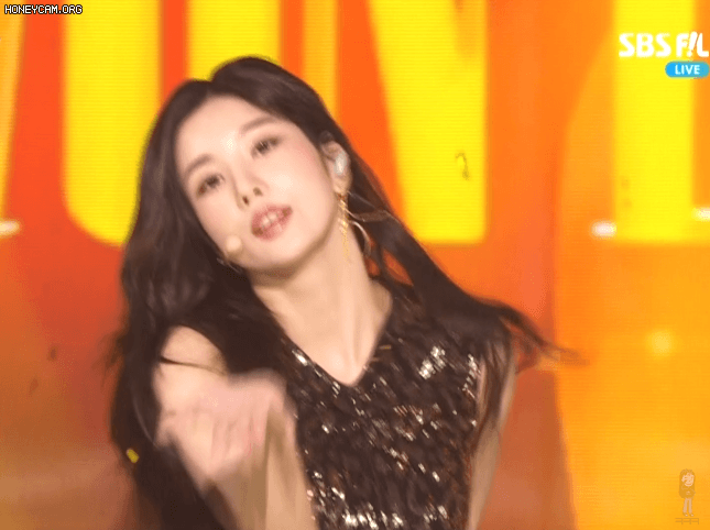 더 쇼 권은비
