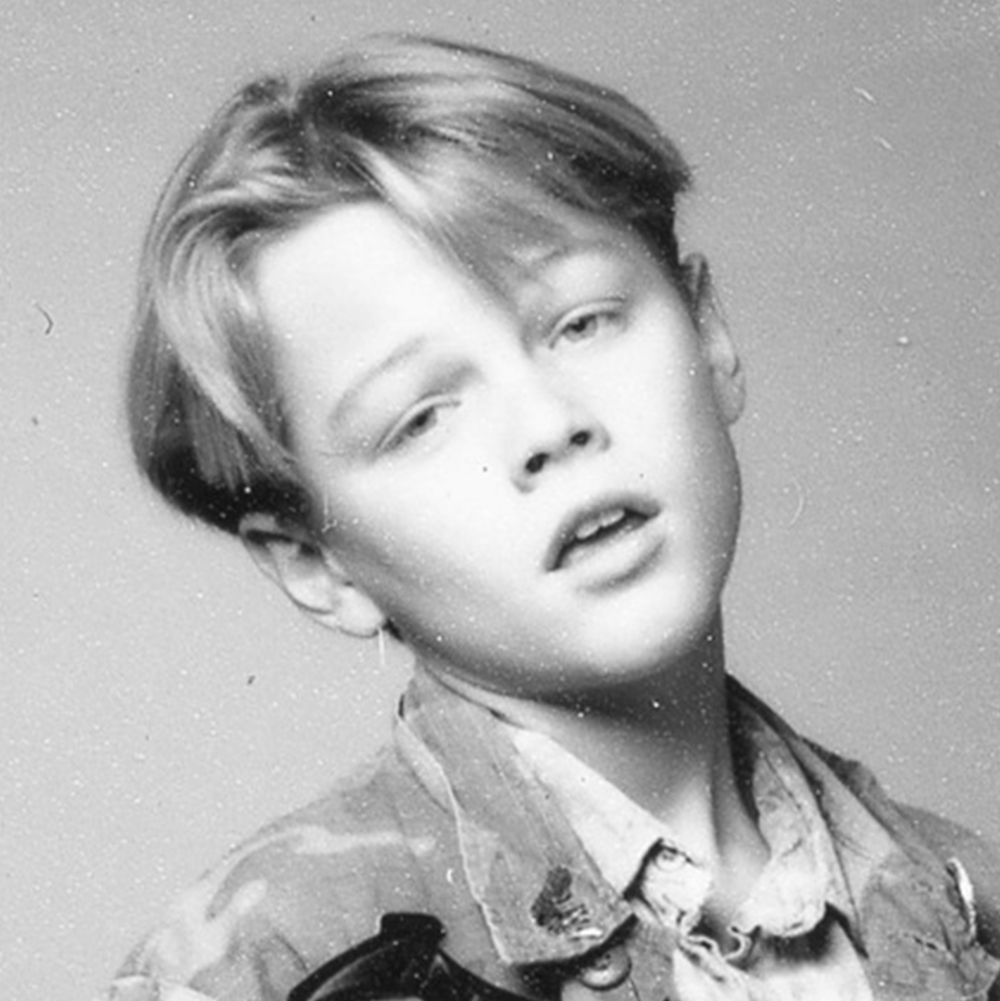 Awesome Photos of Teenage Leonardo DiCaprio Showing off His Emotional