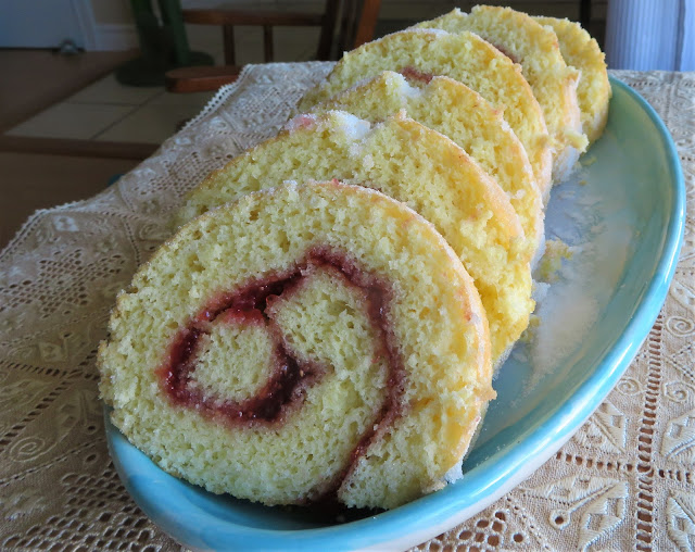 Mary Berry's Swiss Roll