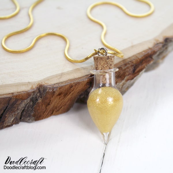 LIQUID LUCK NECKLACE MADE WITH RESIN Make liquid luck to wear around your neck. Are you a fan of Harry Potter like me? I love the books, the movies and all the merch! Use Jewelry Resin to make a Felix Felicis Liquid Luck vial necklace to wear and showcase your true devotion to the Wizarding World.