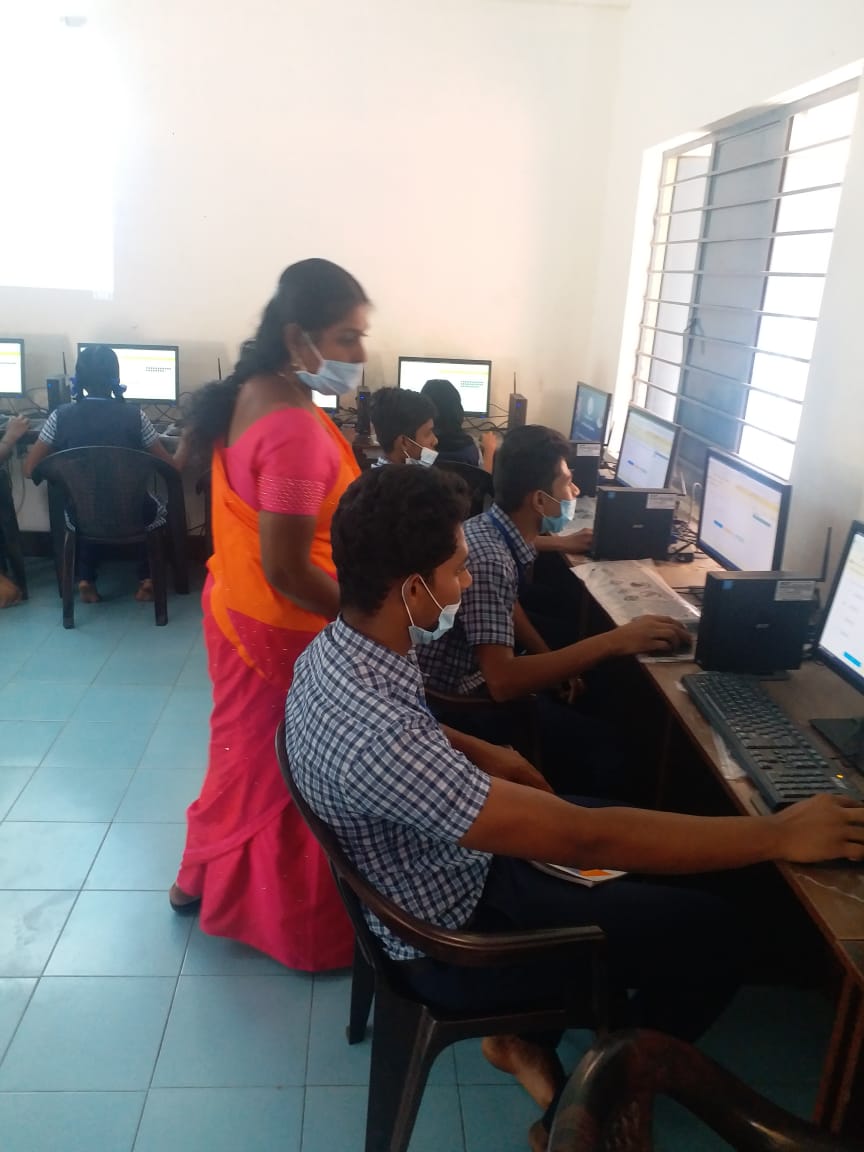 GHSS MADHAVALAYAM STUDENTS ONLINE TEST HITECH LAB