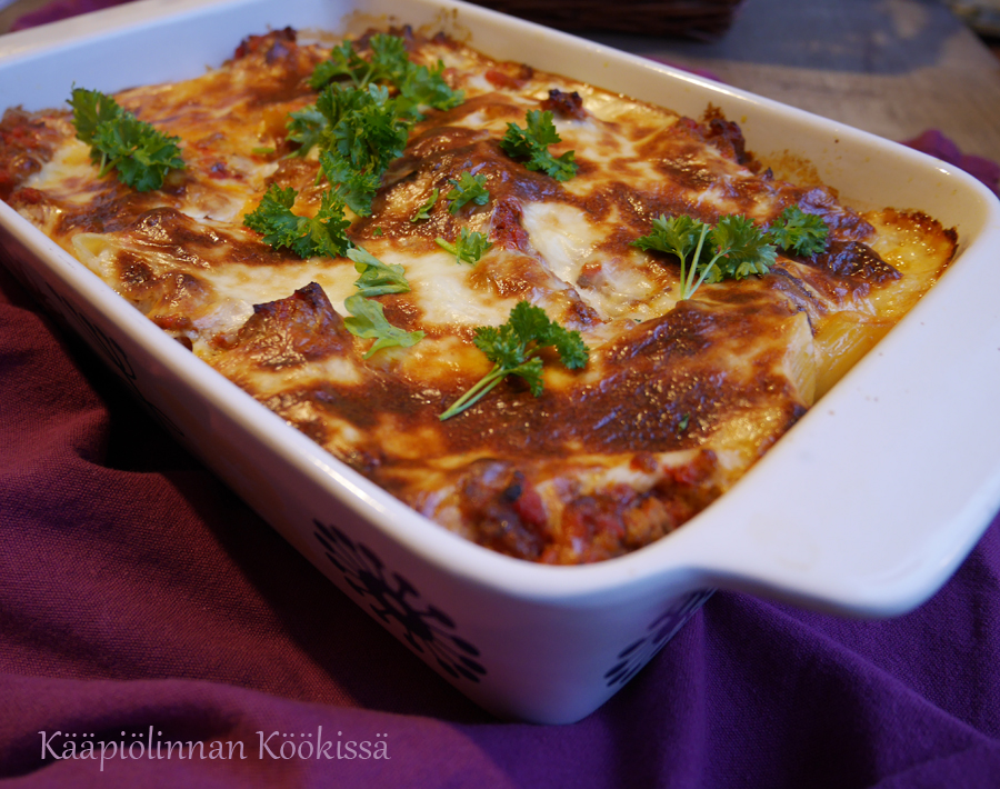 Kääpiölinnan köökissä Mehevä jauhelihapastavuoka