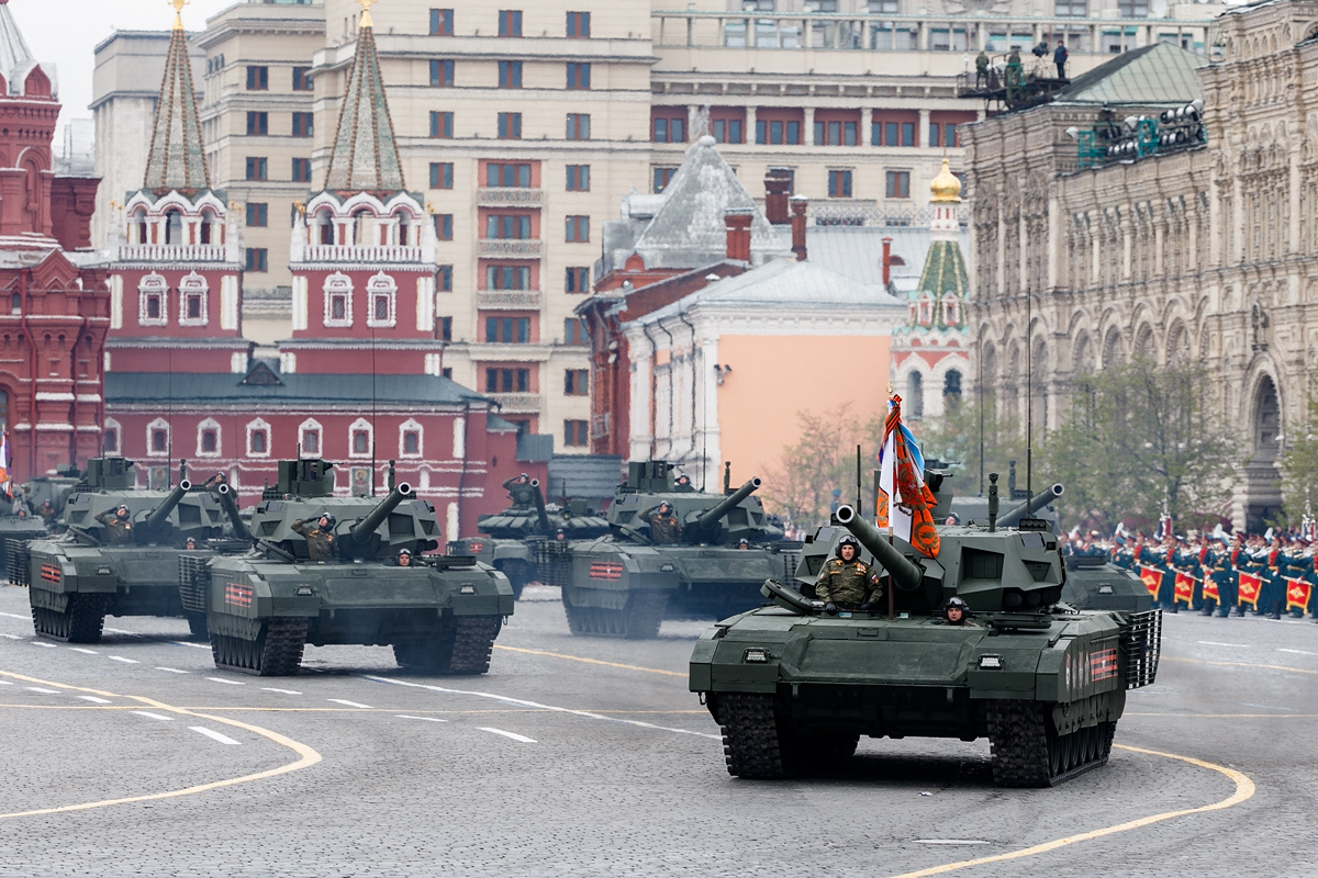 Красная площадь военная техника. Танк т-34 на красной площади. Парад 9 мая 2023 в Москве. Танки на красной площади. Военный парад.